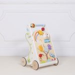 Le Toy Van Drvena aktivnosna guralica sa Montessori tablom - Image 4