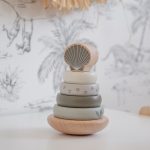 Label Label Drveni balansirajući toranj s obručima - Olive Green - Image 2