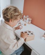 Label Label Drvena kutija za sortiranje oblika - Nougat - Image 2