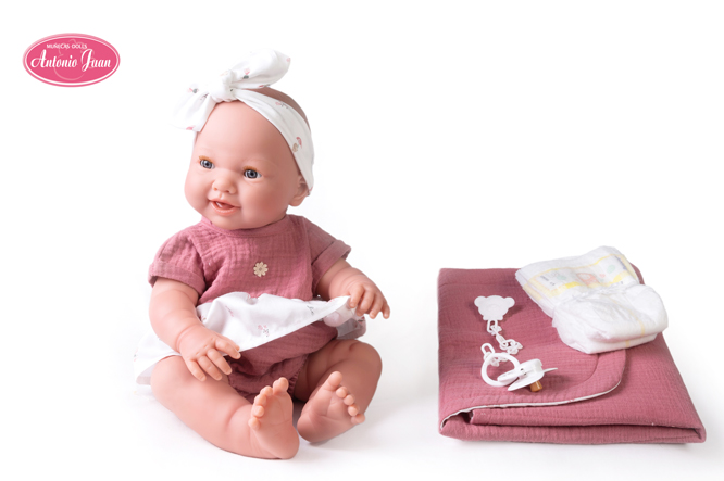w50265ok Antonio Juan lutka beba Mia piškilica sa dodatnom haljinicom 42cm - Image 1