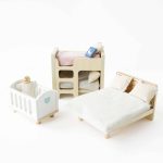 Le Toy Van Namještaj za kućice za lutke - osnovni set - Image 9