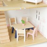 Le Toy Van Namještaj za kućice za lutke - osnovni set - Image 4