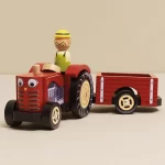 Le Toy Van Crveni drveni traktor sa prikolicom - Bertie
