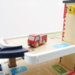 Le Toy Van Drvena vatrogasna i spasilačka garaža - Image 3