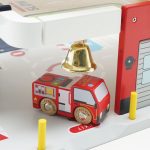 Le Toy Van Drvena vatrogasna i spasilačka garaža - Image 5