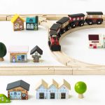 Le Toy Van Veliki željeznički set - London (120 dijelova) - Image 3
