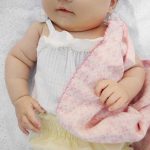 Elodie Mekana bambus muslin dekica 80×80 – Embroidery Anglaise Pink - Image 4