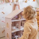 Label Label drvena kućica za lutke s namještajem – Pink - Image 7