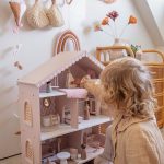 Label Label drvena kućica za lutke s namještajem – Pink - Image 10