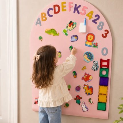 Family Nation MagneKids™ magnetna zidna tabla Luk 95 × 60 cm – staroružičasta