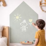 Family Nation MagneKids™ magnetna zidna tabla Kućica 70 × 44 cm – Sage Green