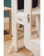 Family Nation Montessori toranj 3u1 White – magnetna tabla + sto i stolica - Image 2